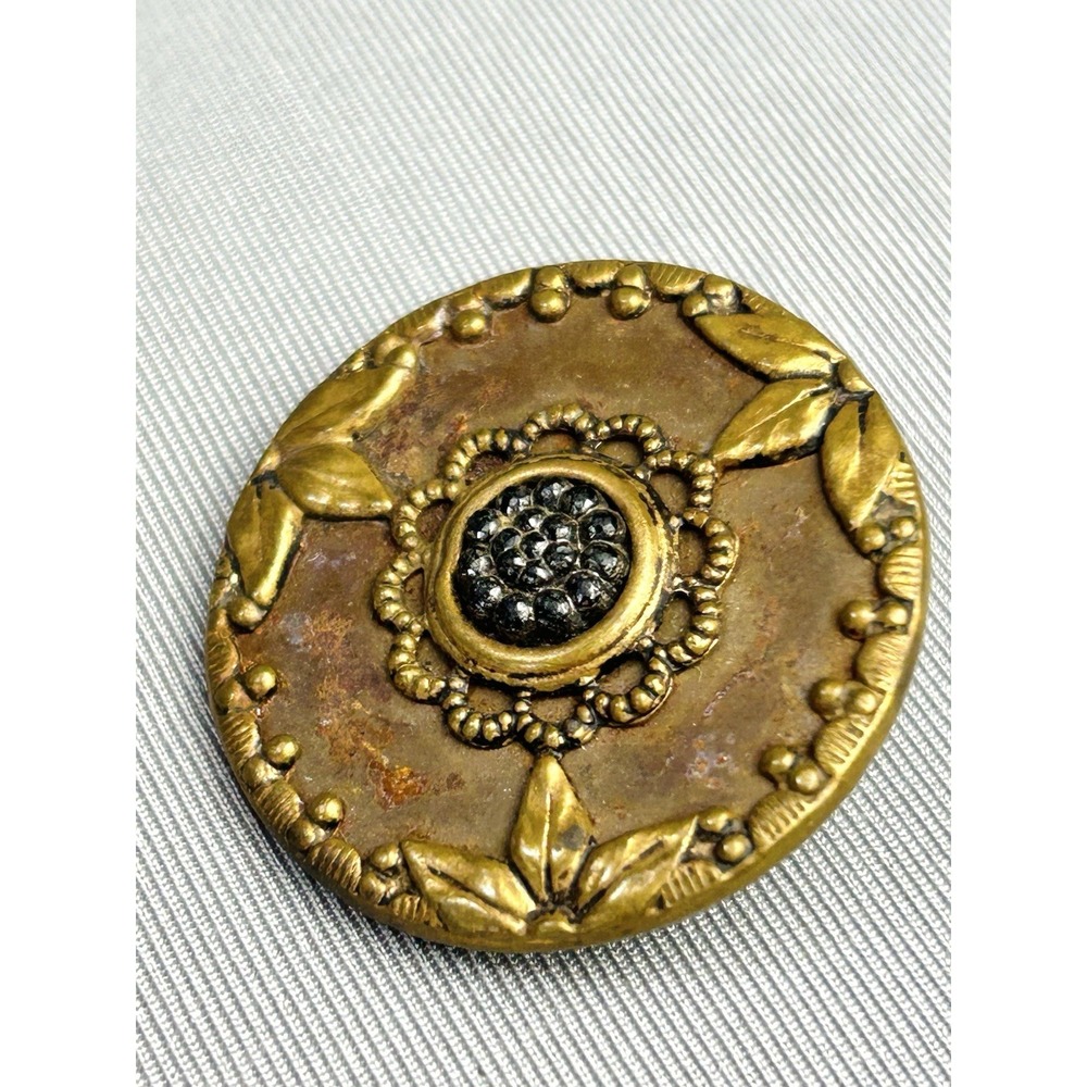 Vintage Leaf Design Large Metal Marcasite Style Buttons Set Of 2 READ - Picture 11 of 14